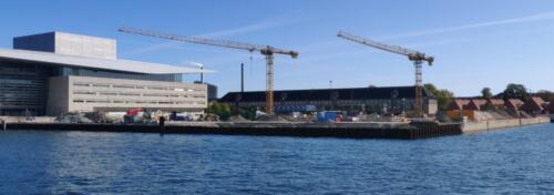 Operaen får fine/rige naboer?